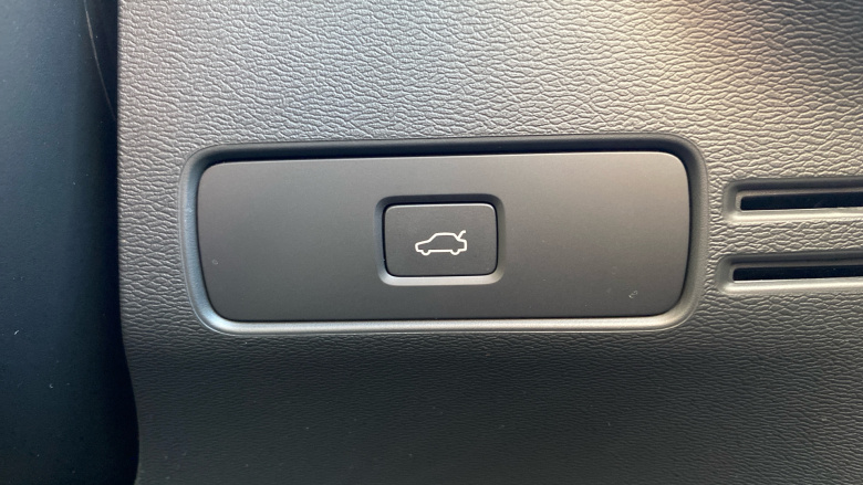 Volvo XC40 2.0 B3P Core 5dr Auto Petrol Estate